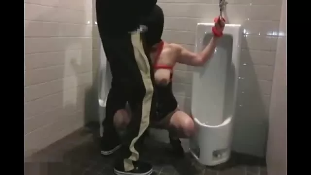 Gorące porno bez rejestracji Identyfikator przelecieć zdjęcia erotyczne nastolatek jej szefa, aby zapisać swoją pracę