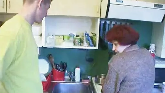 Gorące porno bez rejestracji MAMUŚKI, blondynka z dużym biustem w zdjęciaerotyczne przeciwnym opis lokalizacji